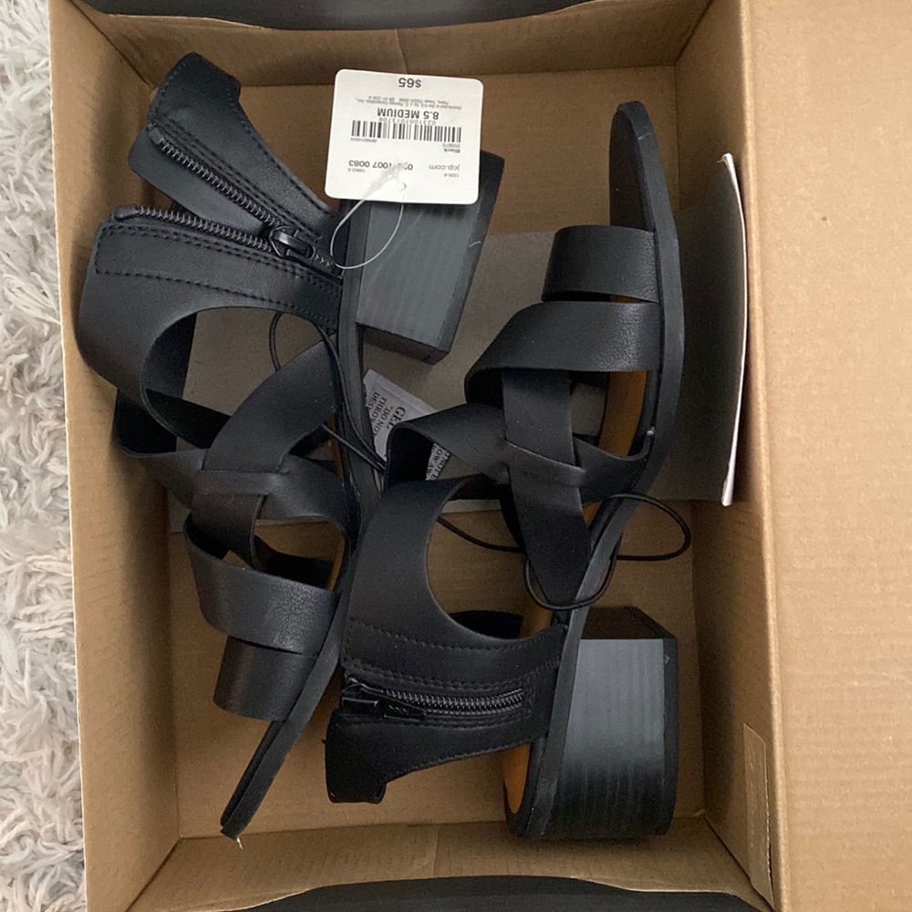 Ana Sandals 👡